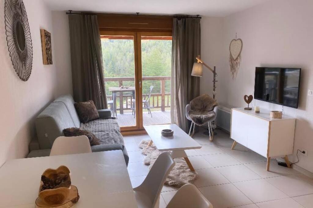 Appartement De Charme Dans Residence Avec Piscine La Joue Du Loup Saint-Étienne-en-Dévoluy 外观 照片